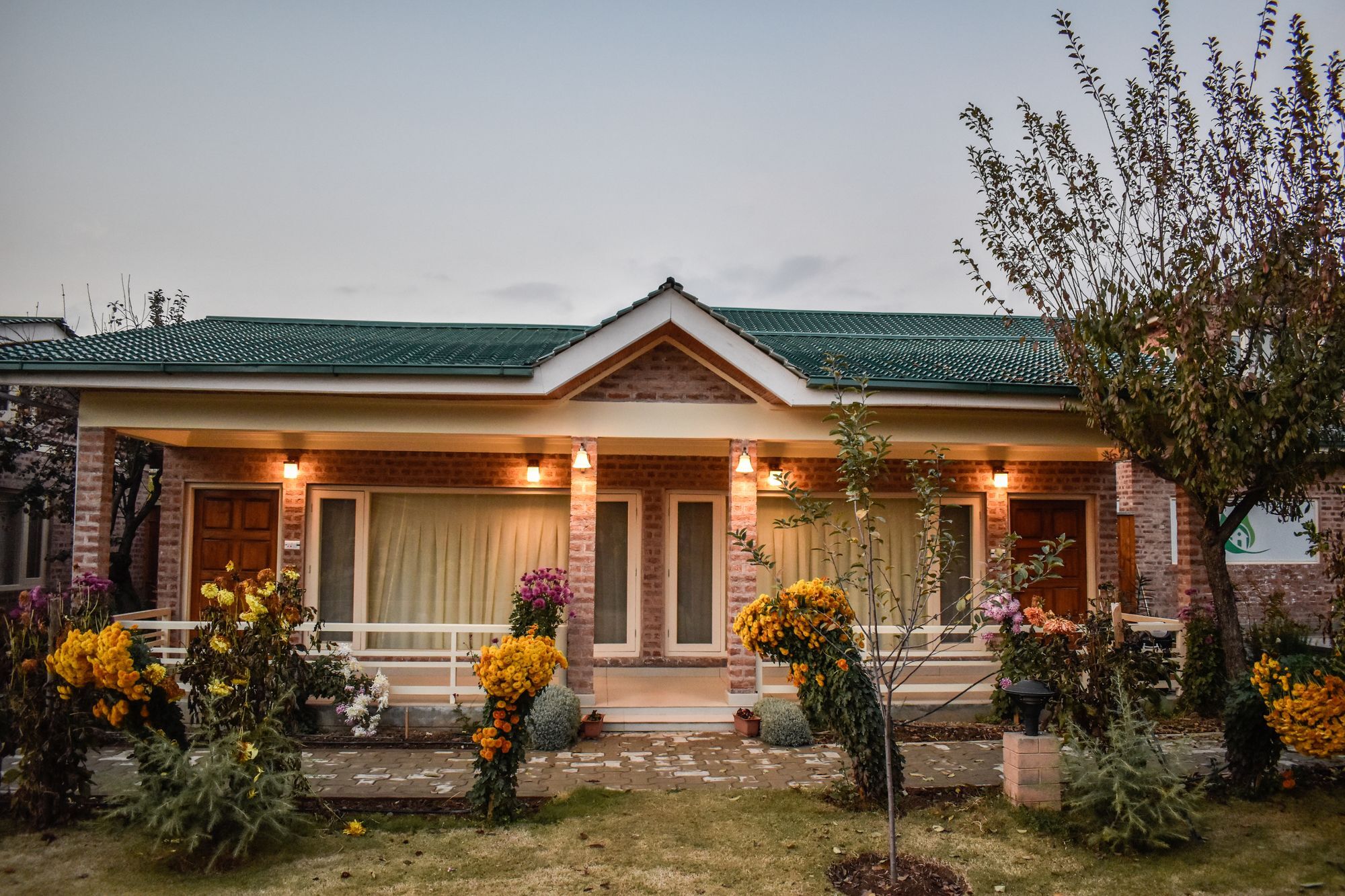 The Orchard Retreat & Spa Сринагар Экстерьер фото