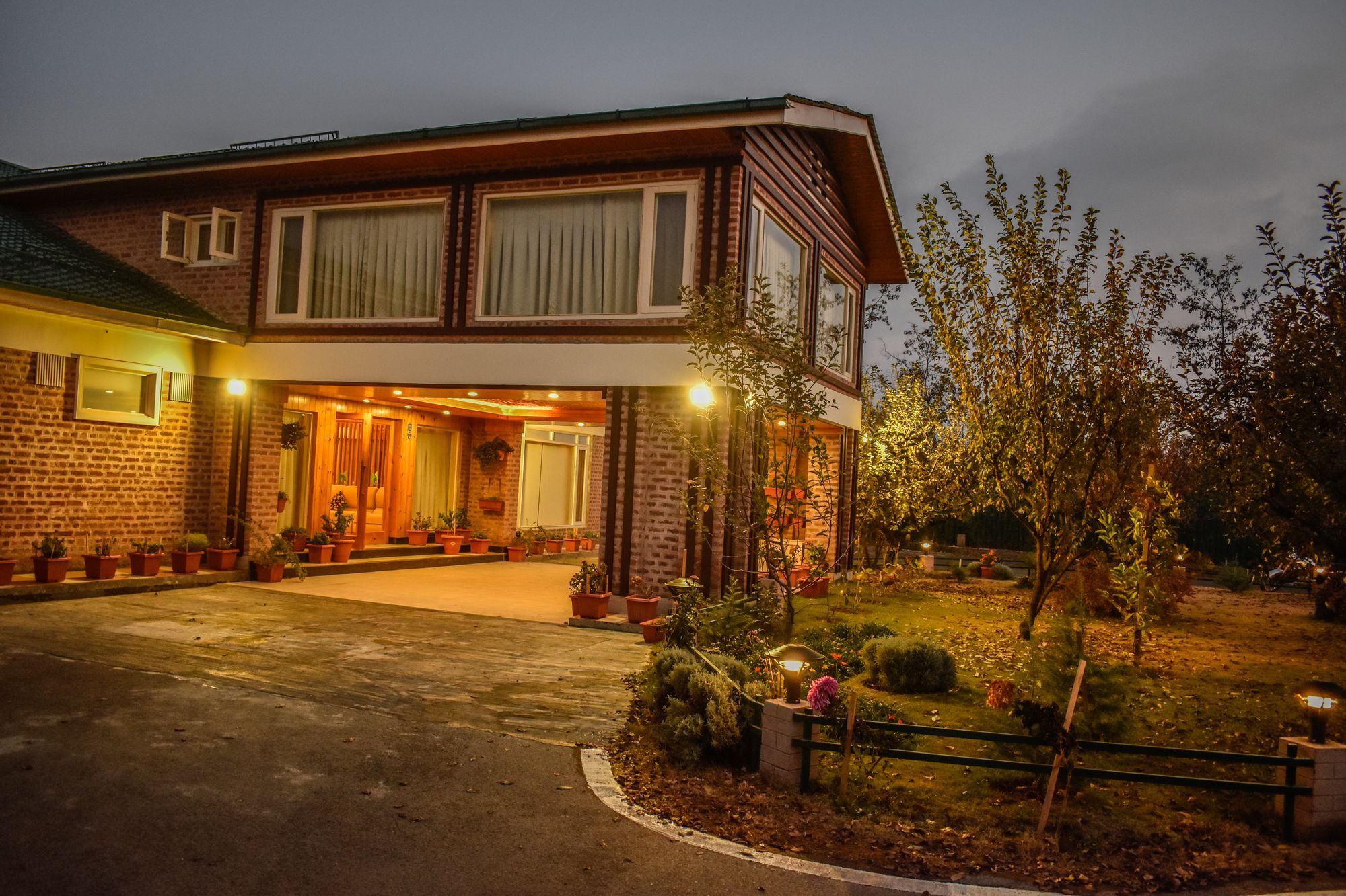 The Orchard Retreat & Spa Сринагар Экстерьер фото